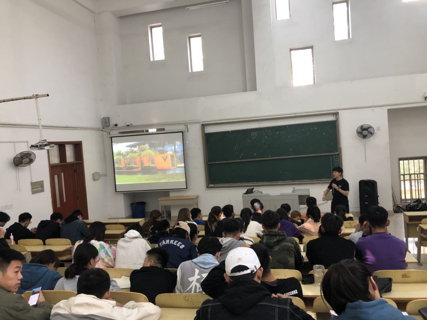 雨燕360体育赛事资讯平台