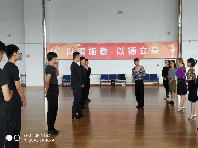 雨燕360体育APP下载